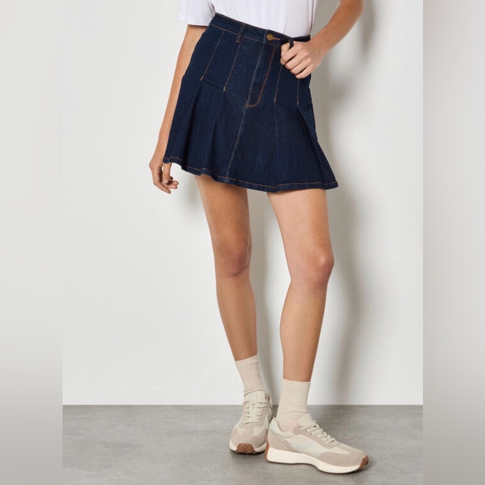Apricot 🍑 - pleaded denim skirt - Picture 3 of 6